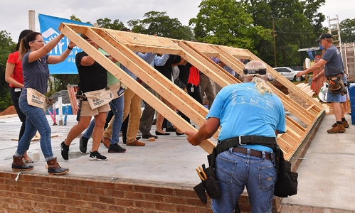 GOUPSTATE: Habitat raises walls on 16th Northside home